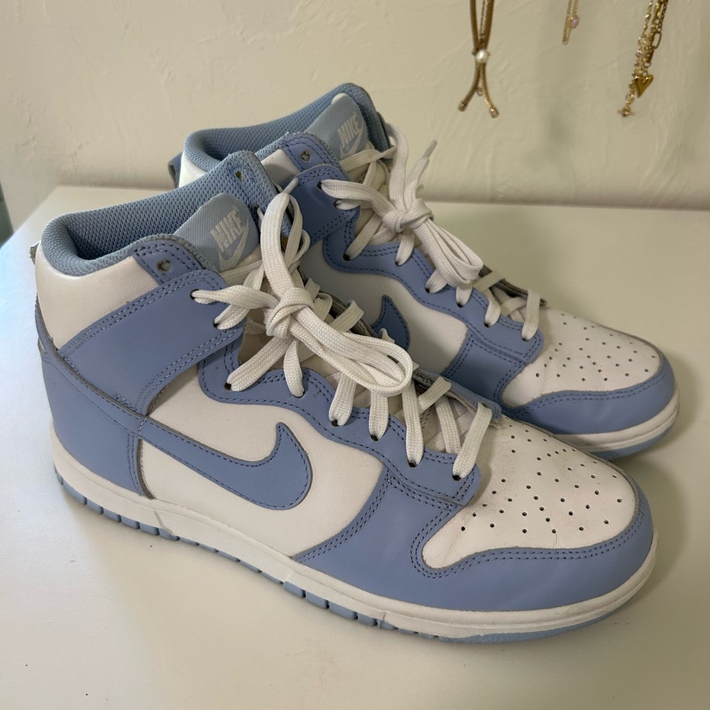 Nike Women’s Dunk High Aluminum White.